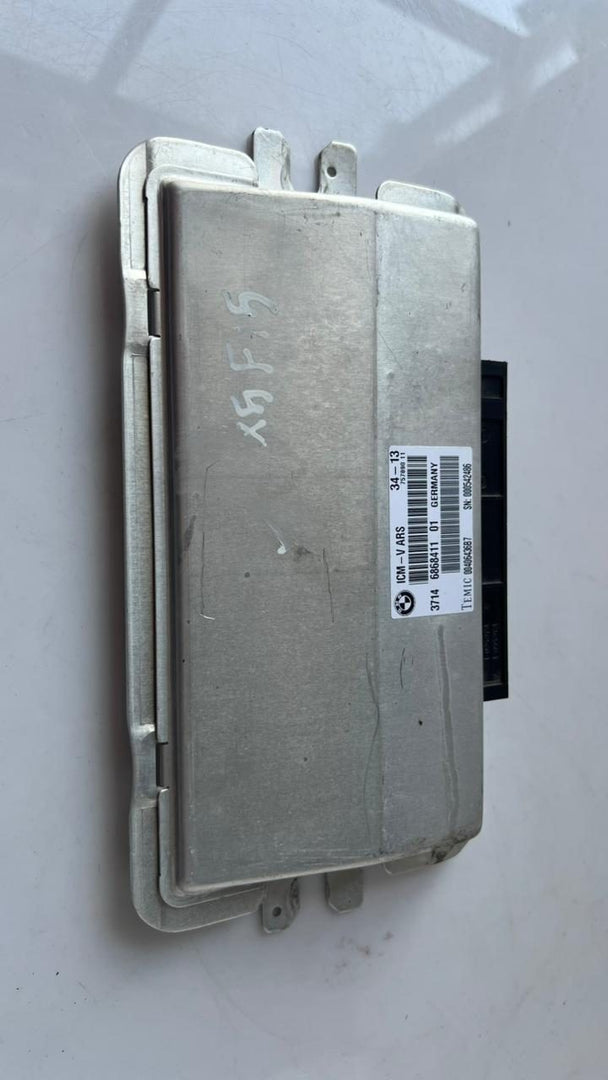 2014-2019 BMW X5 Suspension Control Module 6868411 F15 and X6 F16