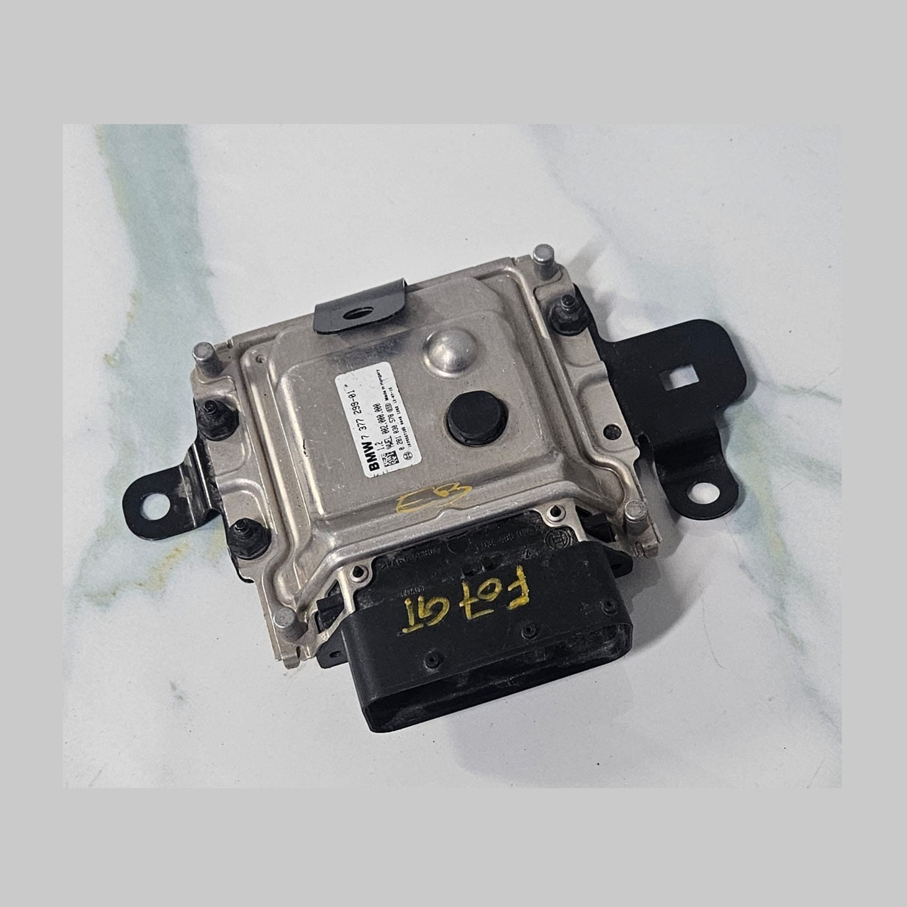 OEM BMW F07 GT 530D DEF PUMP EMISSION CONTROL  MODULE 7377299