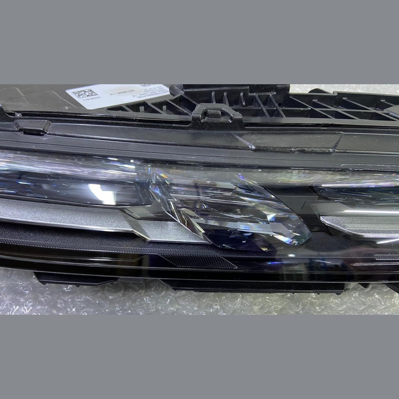 OEM BMW 7 Series G70 Headlight Upper LED Front 9879936 Right Side Used 15-20 km