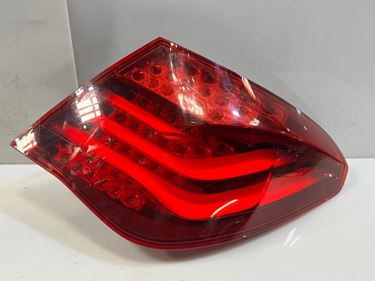BMW 7' F01 F02 F03 Tail Light Assembly Rear Right With Stop Light 7300268 ECE