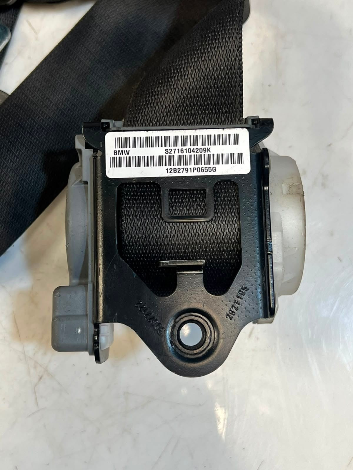 2010-2017 BMW X3 F25 and X6 E71 Front Right Seatbelt 30577122 OEM