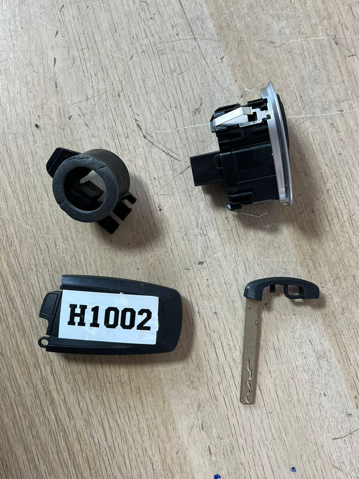 OEM BMW 320dF30 N47 2012 ENGINE CONTROL UNIT ECU SET WITH KEY 8582155 BOSCH