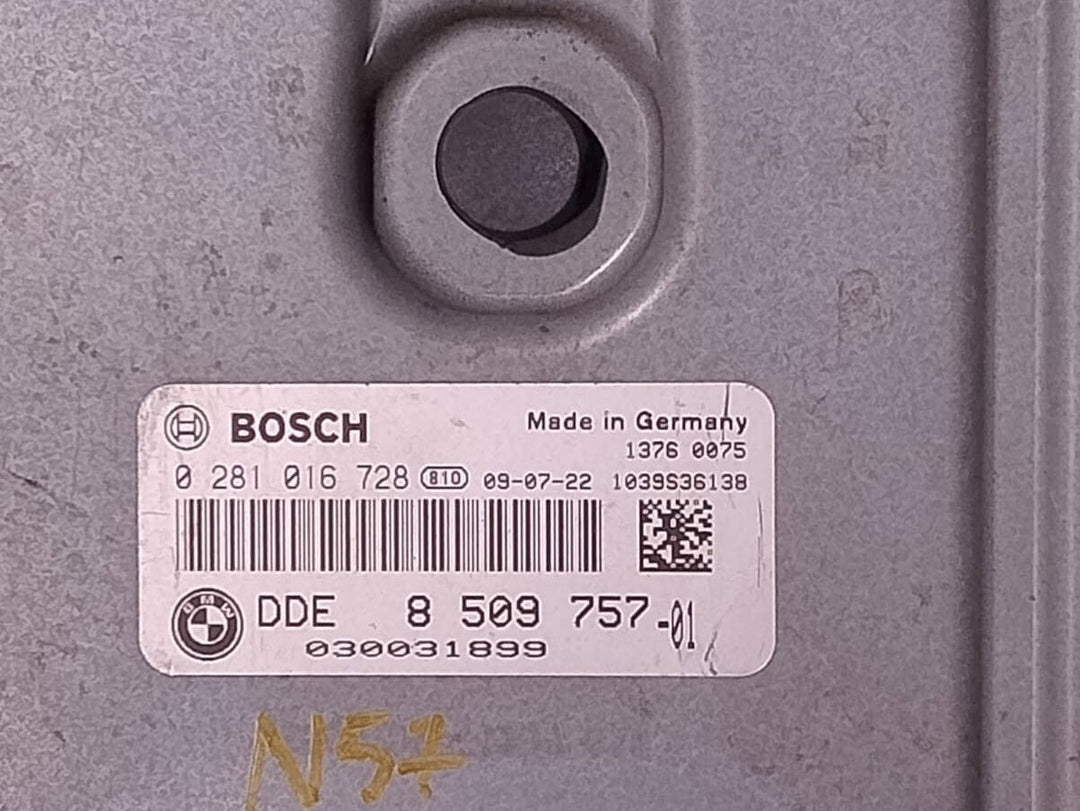 BMW 5 7 SERIES F01 F02 F10 F07 N57 D30A ENGINE CONTROL AUTOMATIC - DDE  8509757