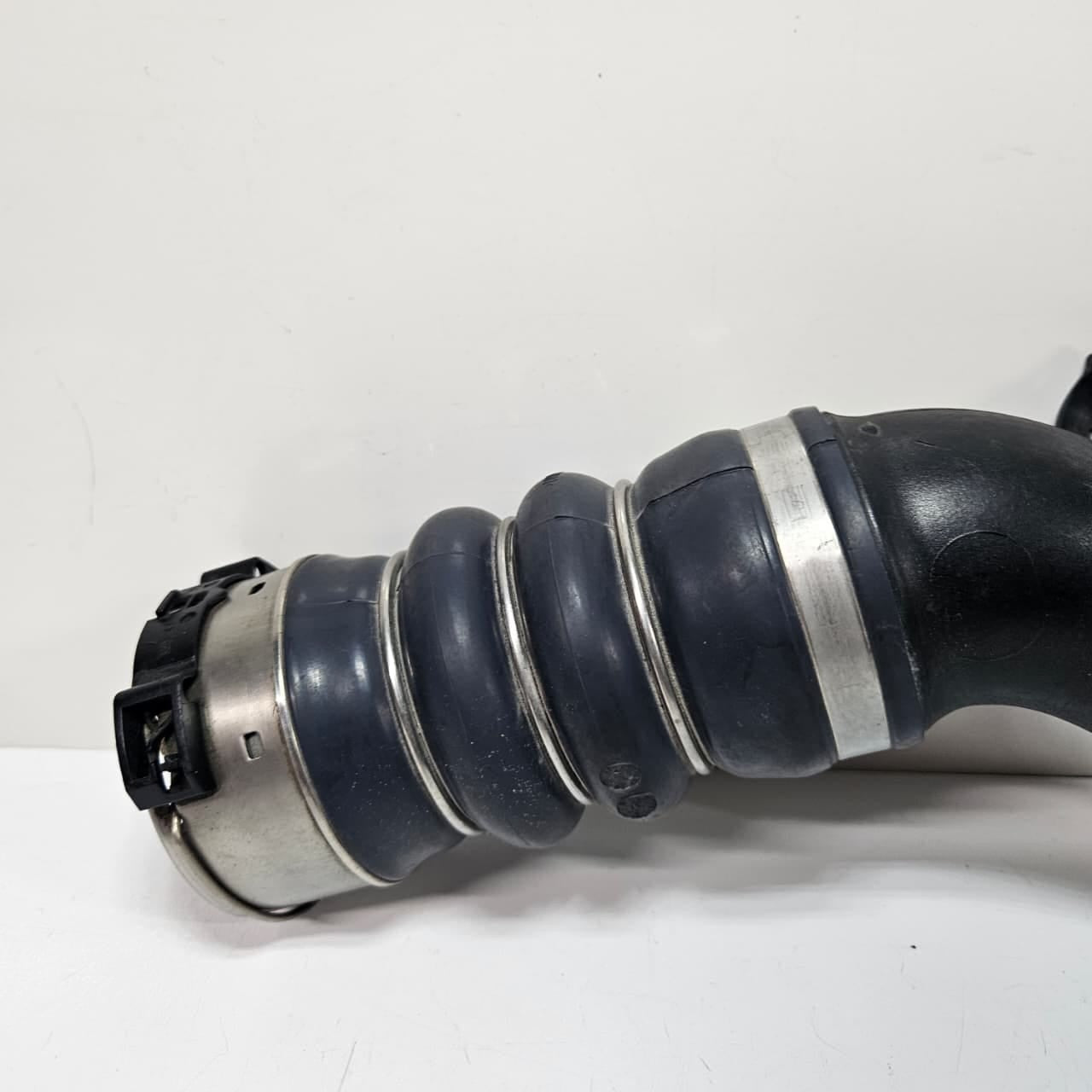 2011-2012 BMW X3 F25 X4 F26 Turbocharger Intercooler Pipe N55 petrol 7601875