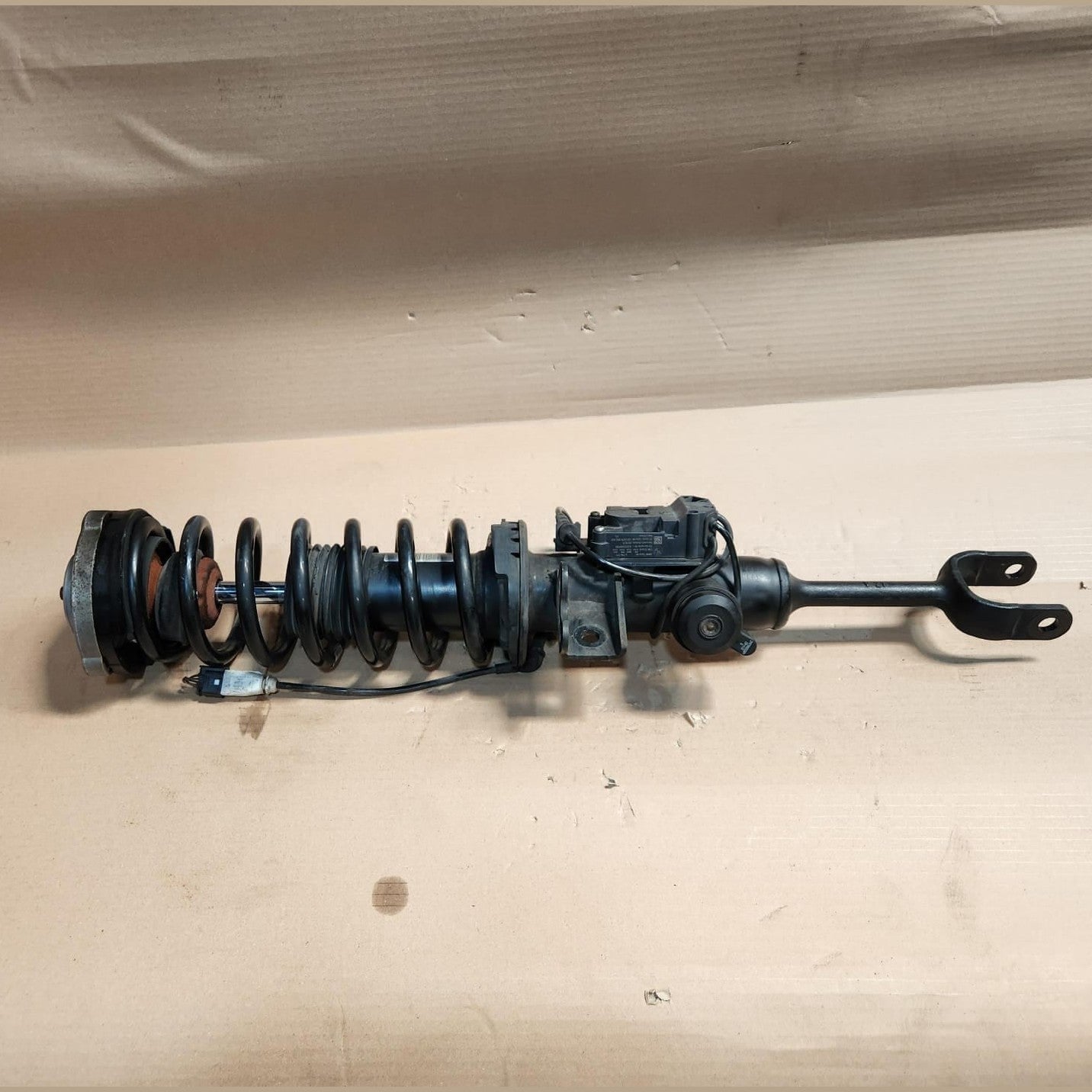 2009-2012 BMW 750i Front Left Spring Strut 6796925 750Li 740Li and Alpina B7