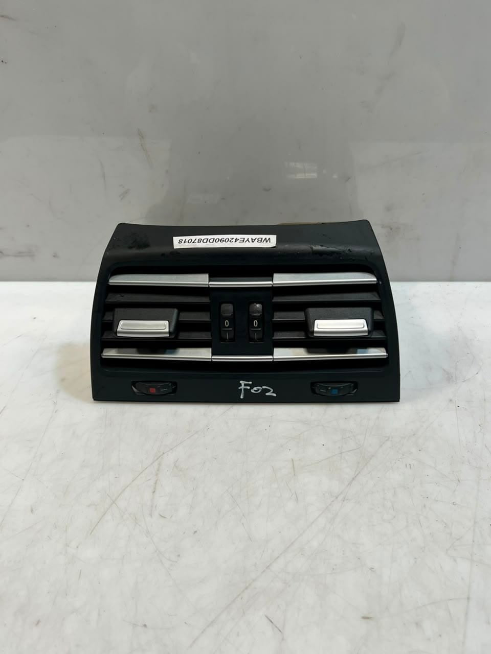 2008 BMW 750i 7 Series F01 F02 F03 F04 Rear Center Console Air Vent 9118249 