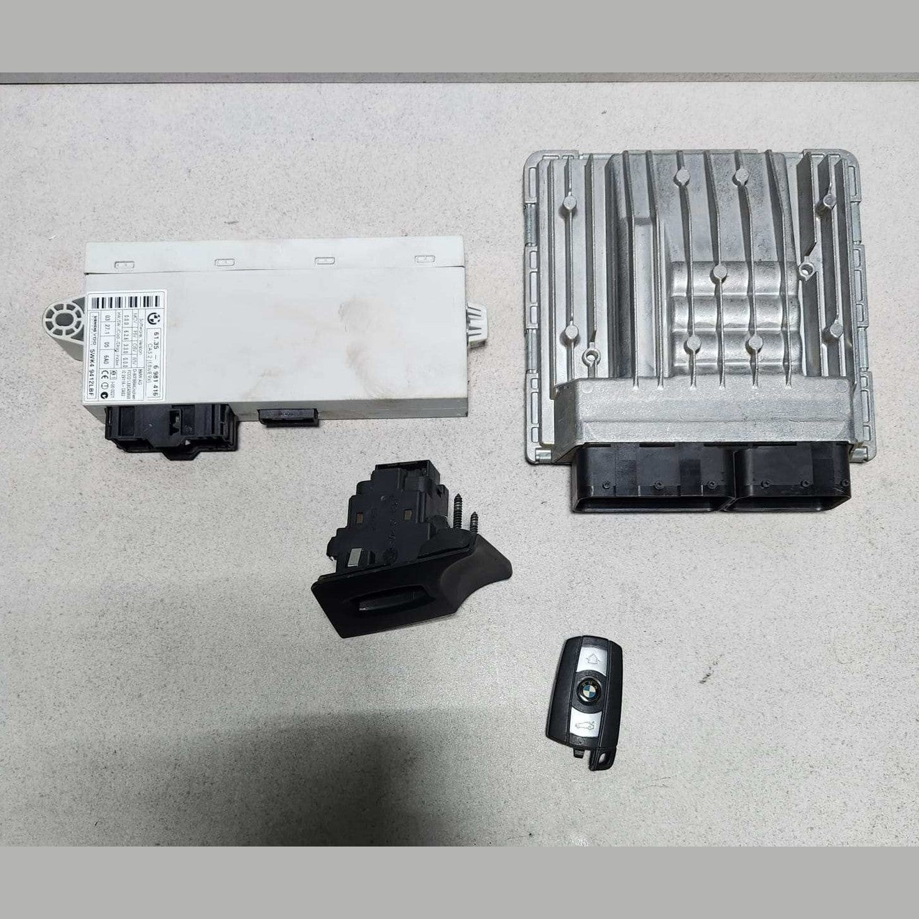 2006-2007 BMW 525i Engine Control Module MSV70 7559178 E90 E91 E60 E61 