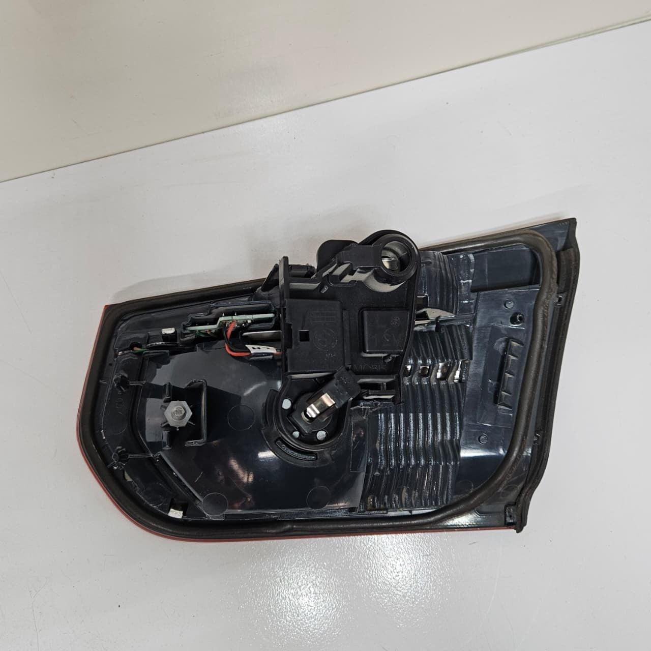 2012-2015 BMW  320i, 328i, 335i.Rear Left Inner Taillight Assembly 7259915 f30