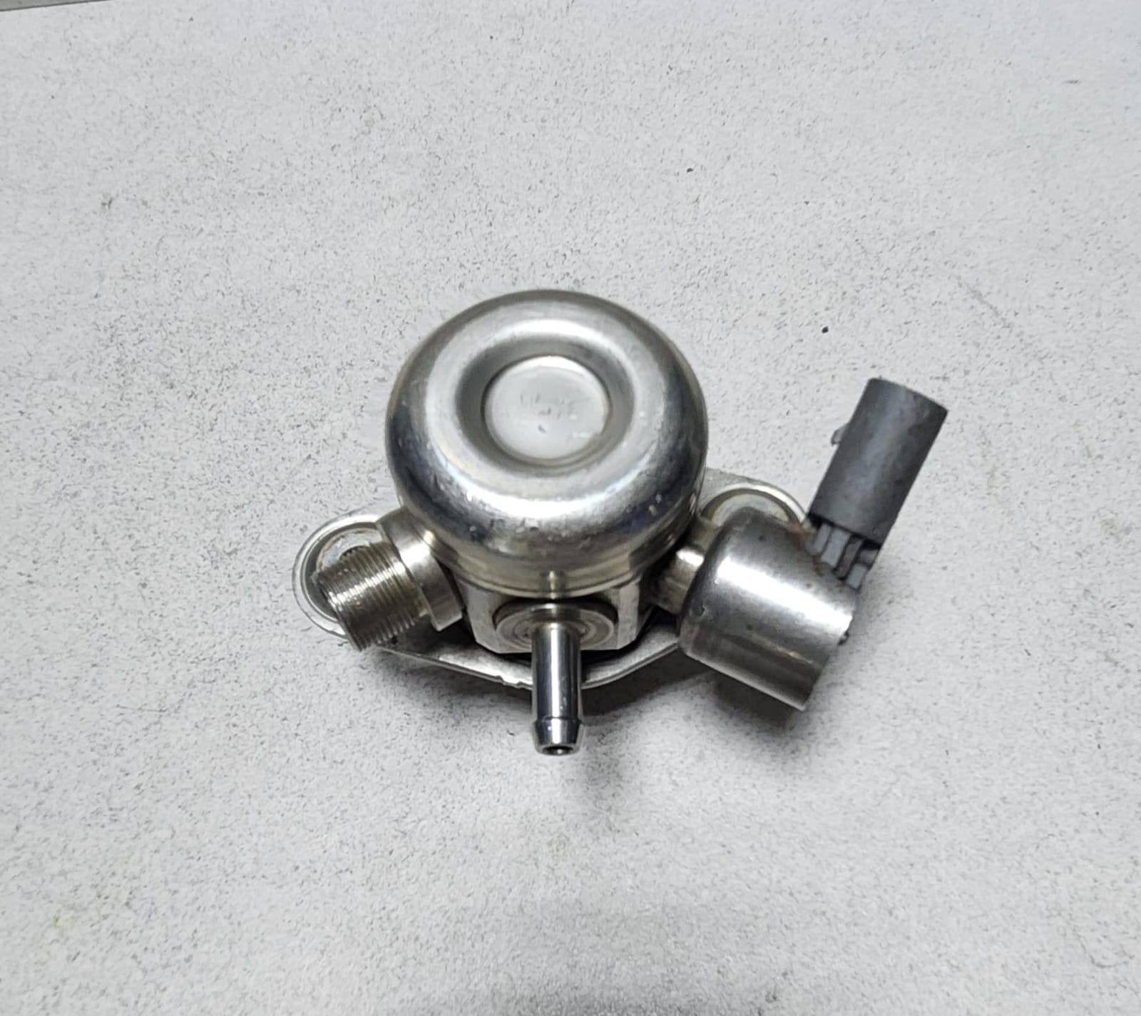 2014-2016 BMW 228i High Pressure Fuel Pump A2700700501 C180 GLA250, A200 B180   