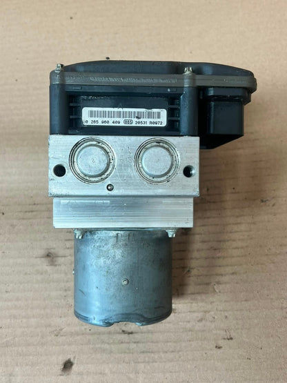 2010-2016 BMW 5 Series F10 and F11 535i ABS Hydraulic Unit / Pump 6858406 OEM