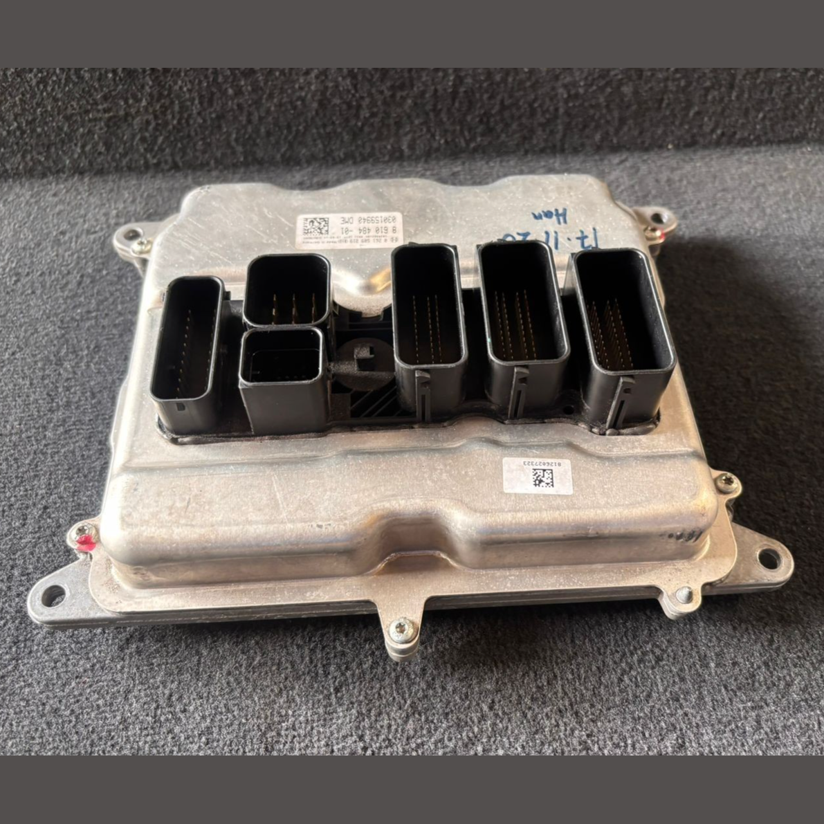BMW 1 F20 PRE LCI 118i  N13B16A  ENGINE CONTROL UNIT ECU KEY LOCK SET - 8610484