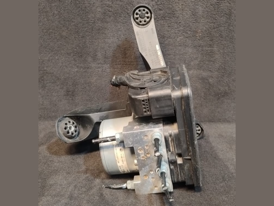 BMW 2 F46 2016 ANTI LOCK BREACKING SYSTEM  PUMP MODULE DSC MK100 -6883348