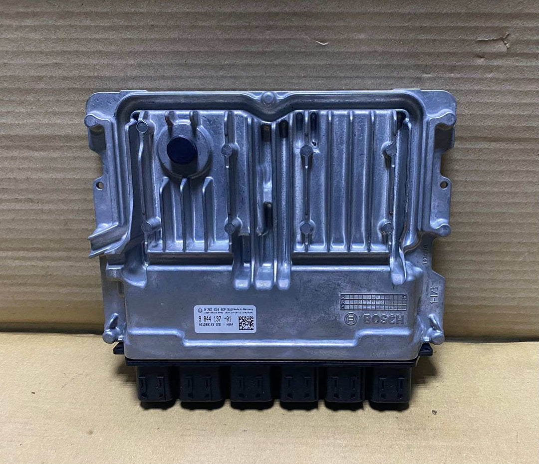 BOSCH BMW Engine Control Unit 9844137