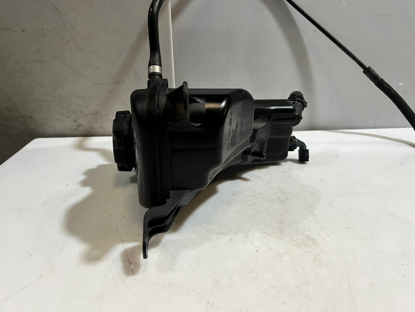 2006-2013 BMW E90 E91 E92 E93 E82 E84 335 330 Coolant Expansion Tank 7607482 OEM