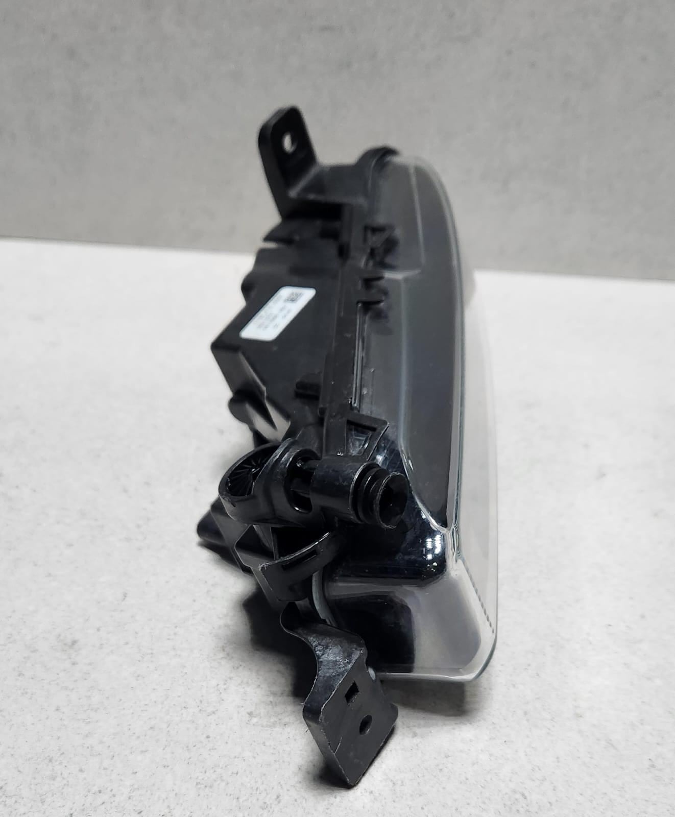 2015-2022 BMW X1 Front Right Fog Light 8089526 X3 X4 OEM