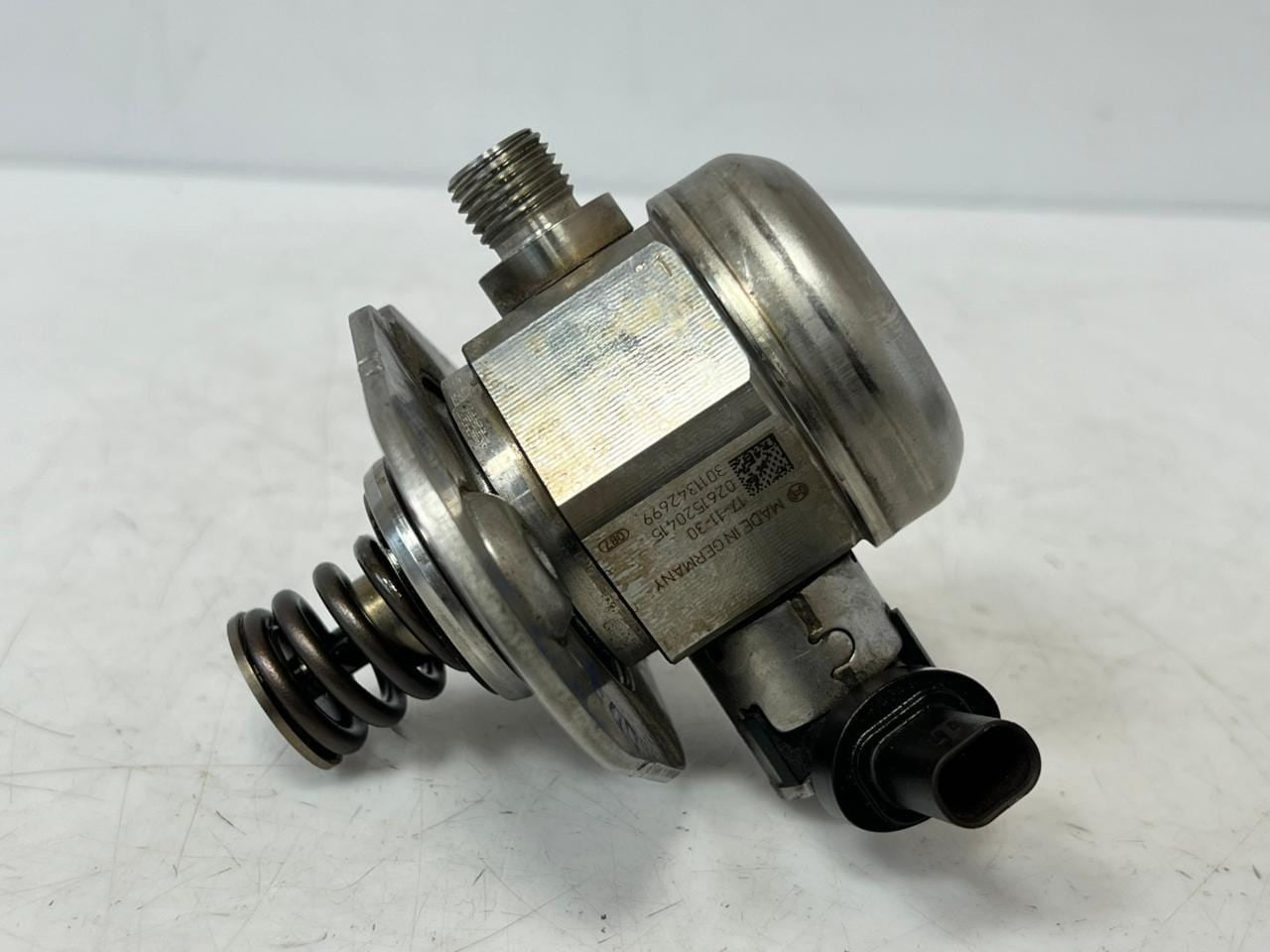 2016-2019 BMW 750Li 7' 5' G11 G12 G30 4.4L V8 N6 High Pressure Fuel Pump 8643464