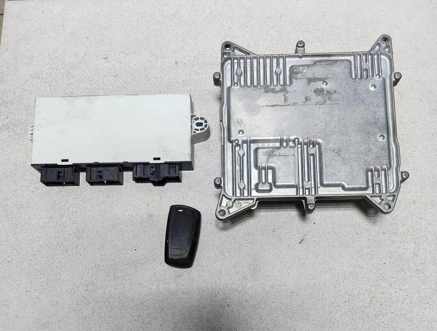 2012-2017 BMW 320i F10 F25 F30 N20 Engine Control Unit DME ECU Set 8606306 OEM