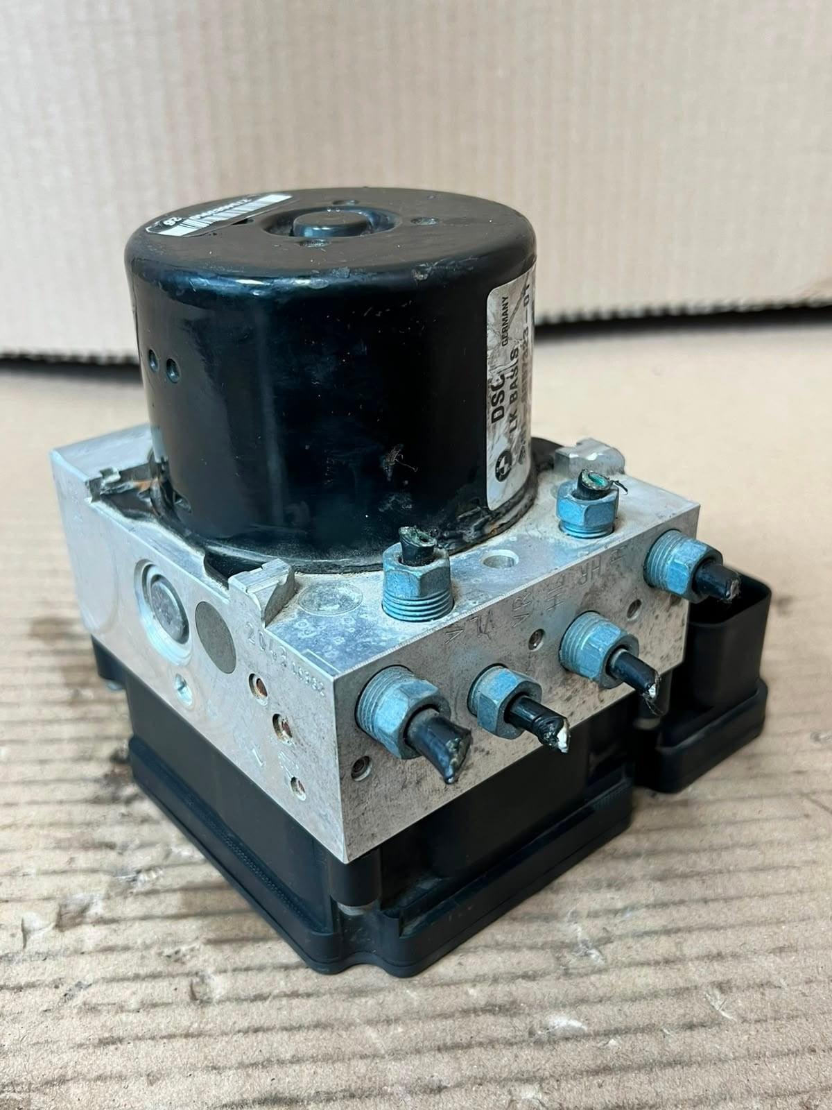 BMW 1 Series F20 F21 3 Series E90 E91 F30 ABS Pump Control Module 6857323 