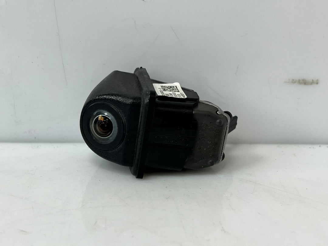 BMW F10 F11 F20 F21 F22 F23 F30 F31 F32 F34 M4 F82 Rear View Camera 9240351 OEM