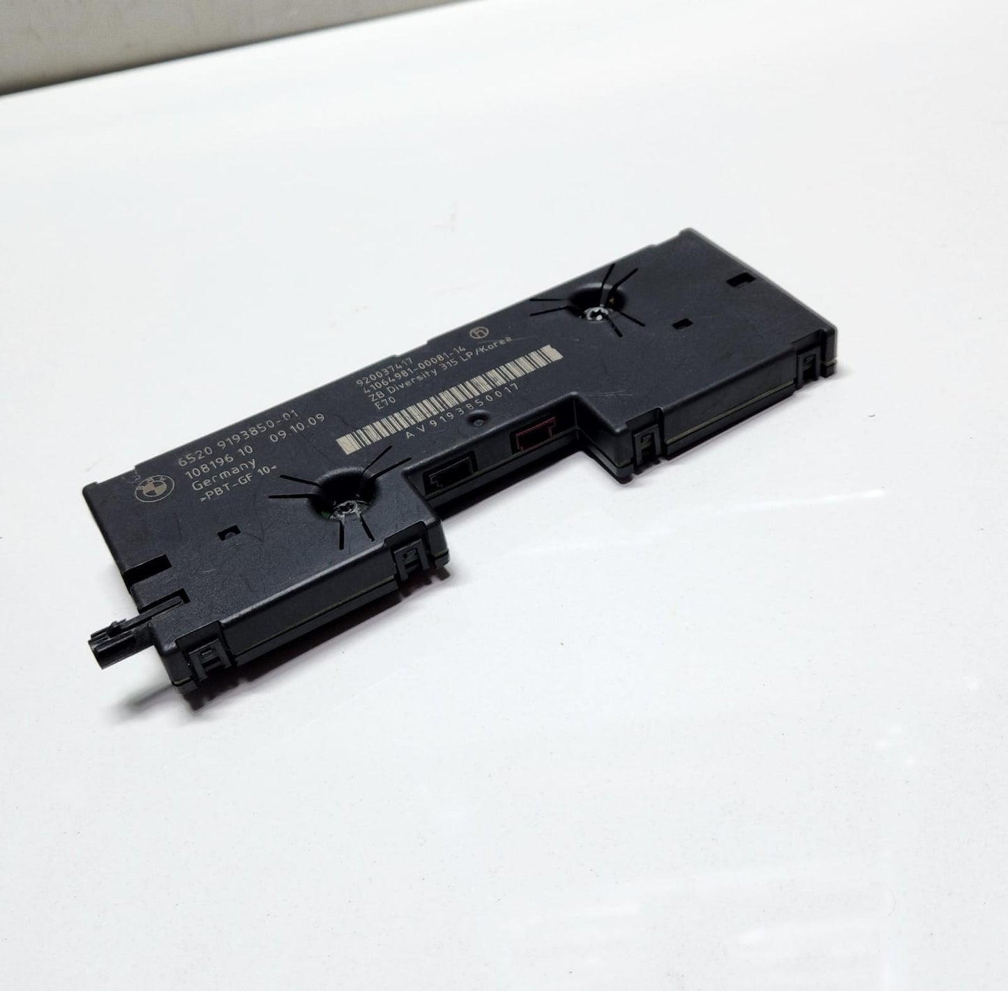 2008 BMW X5 Antenna Amplifier Diversity 65209193850 X5 E70 and E70 LCI OEM