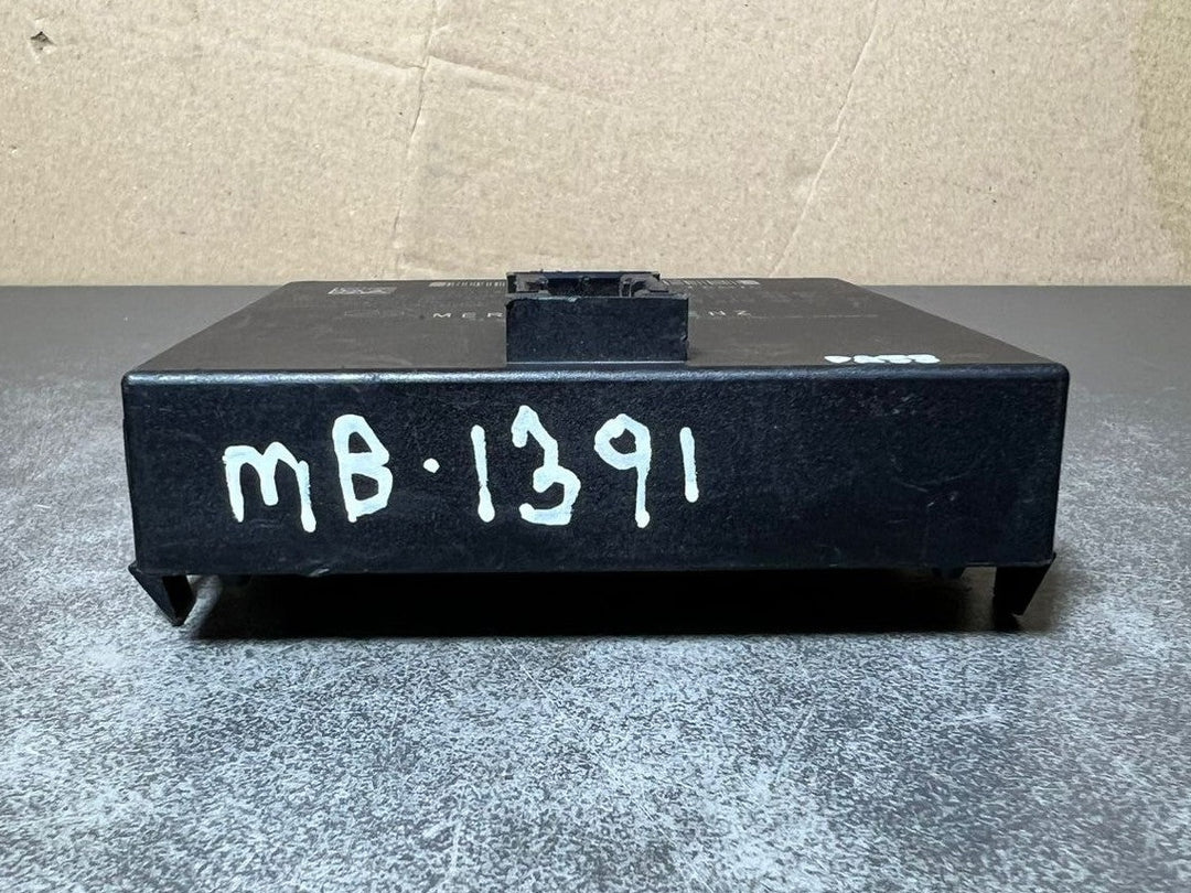2010-2012 Mercedes-Benz W221 S-Class Gateway Control Module A221 5409562 OEM
