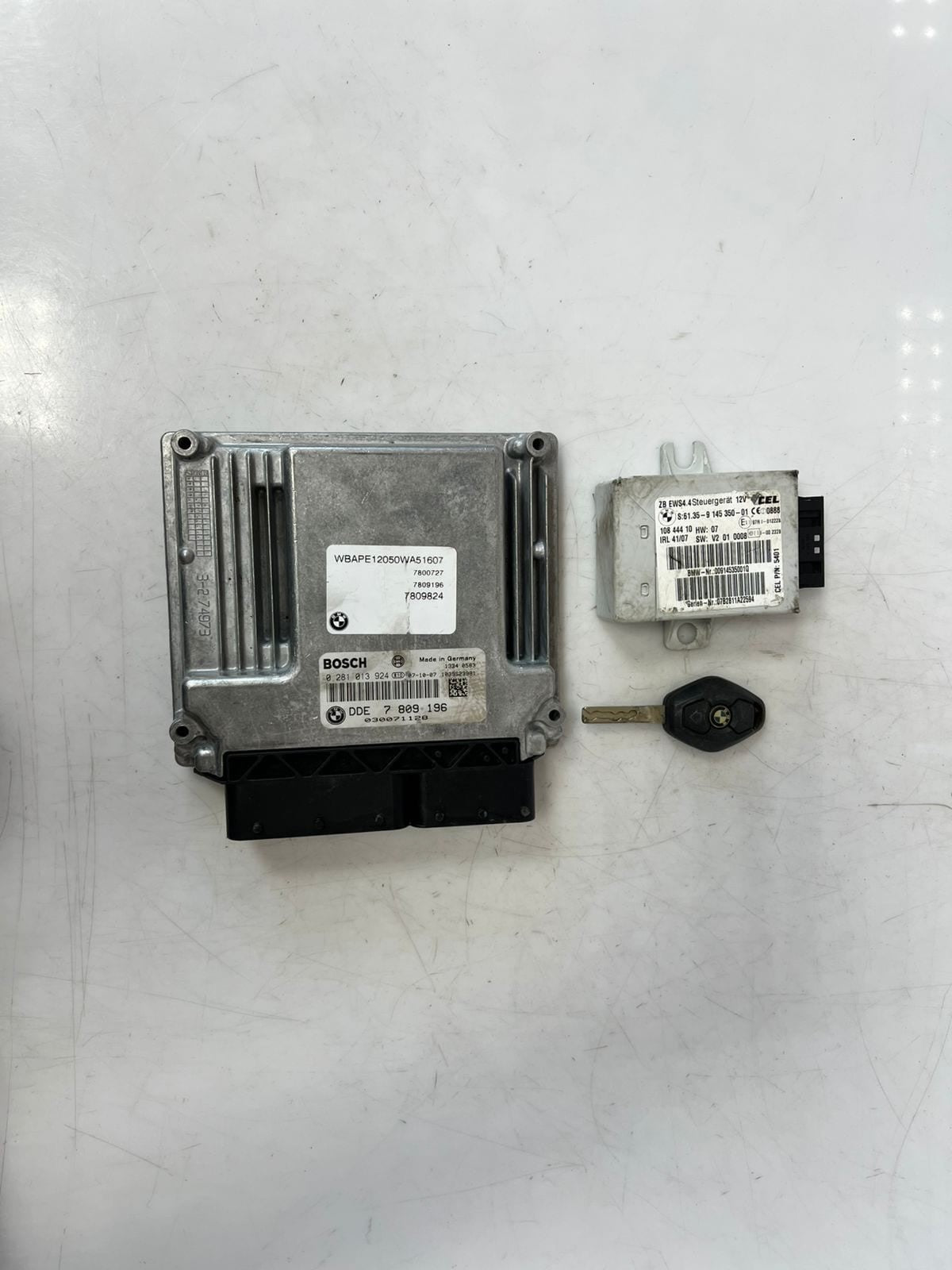 2004-2011 BMW X3 E83 Engine Control Unit ECU SET DDE+EWS+1KEY 7809196 OEM