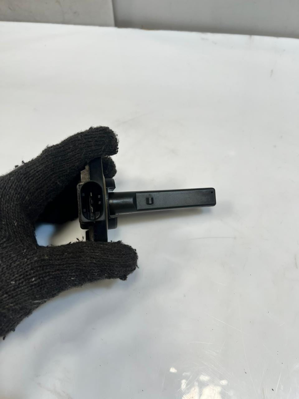 BMW E38 E39 E46 E53 E60 E61 E81 E82 E87 N47 Diesel Sump Oil Level Sensor 7508003