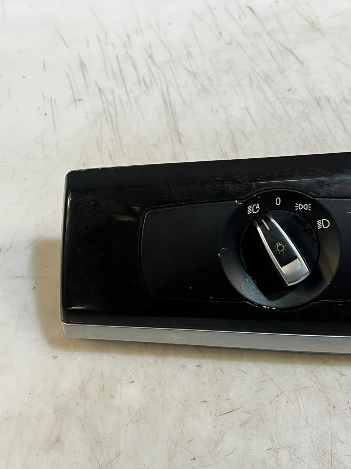 2011-2016 BMW 5' F07 F10 F06 F01 F03 F04 F10 F11 535i Headlight Switch 9204068
