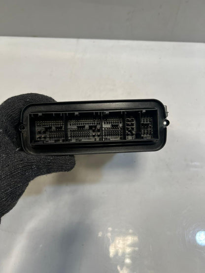 2012 BMW F13 N57D30B Engine Control Unit ECU ONLY DDE 8572873 OEM