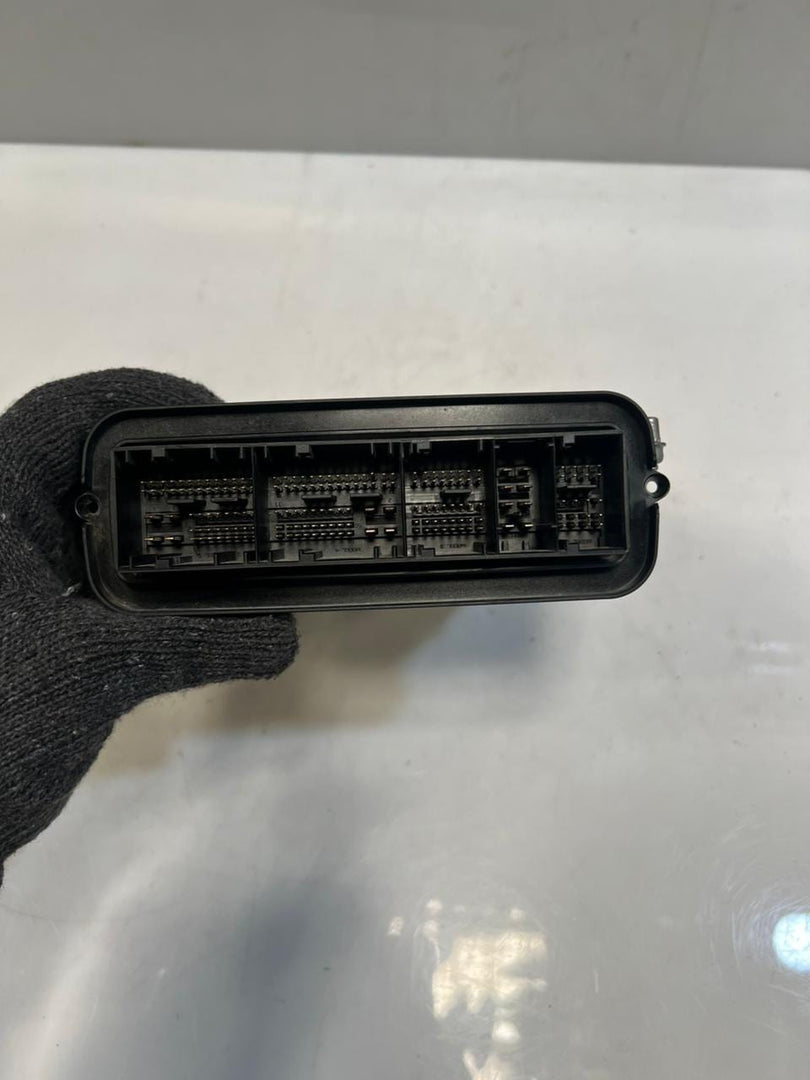 2012 BMW F13 N57D30B Engine Control Unit ECU ONLY DDE 8572873 OEM