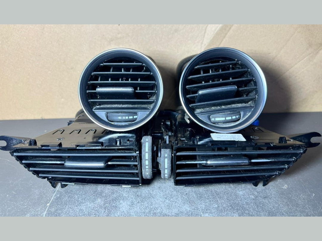 12-14 Mercedes W204 C300 C250 Front Center Dashboard  Heater A/C Air Vent Set