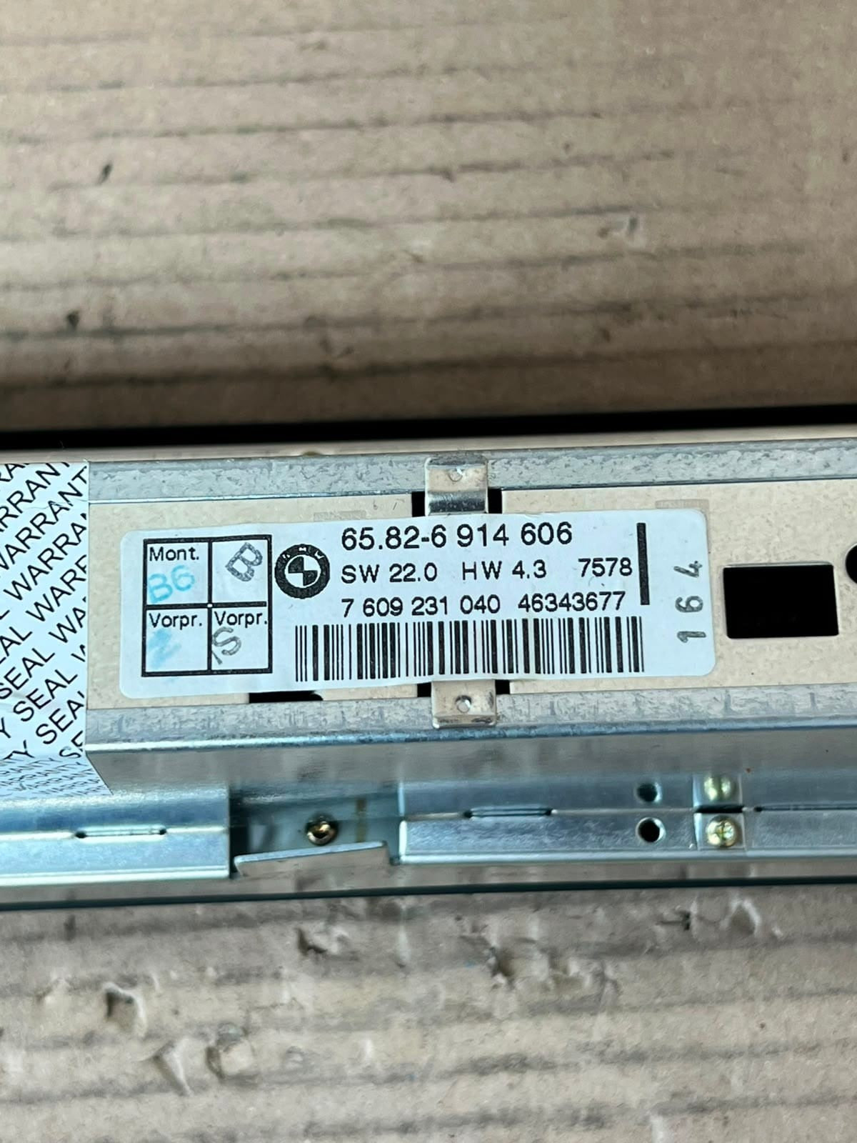 2000-2006 BMW X5 E53 Central Information Display Radio Tuner 6914606 OEM