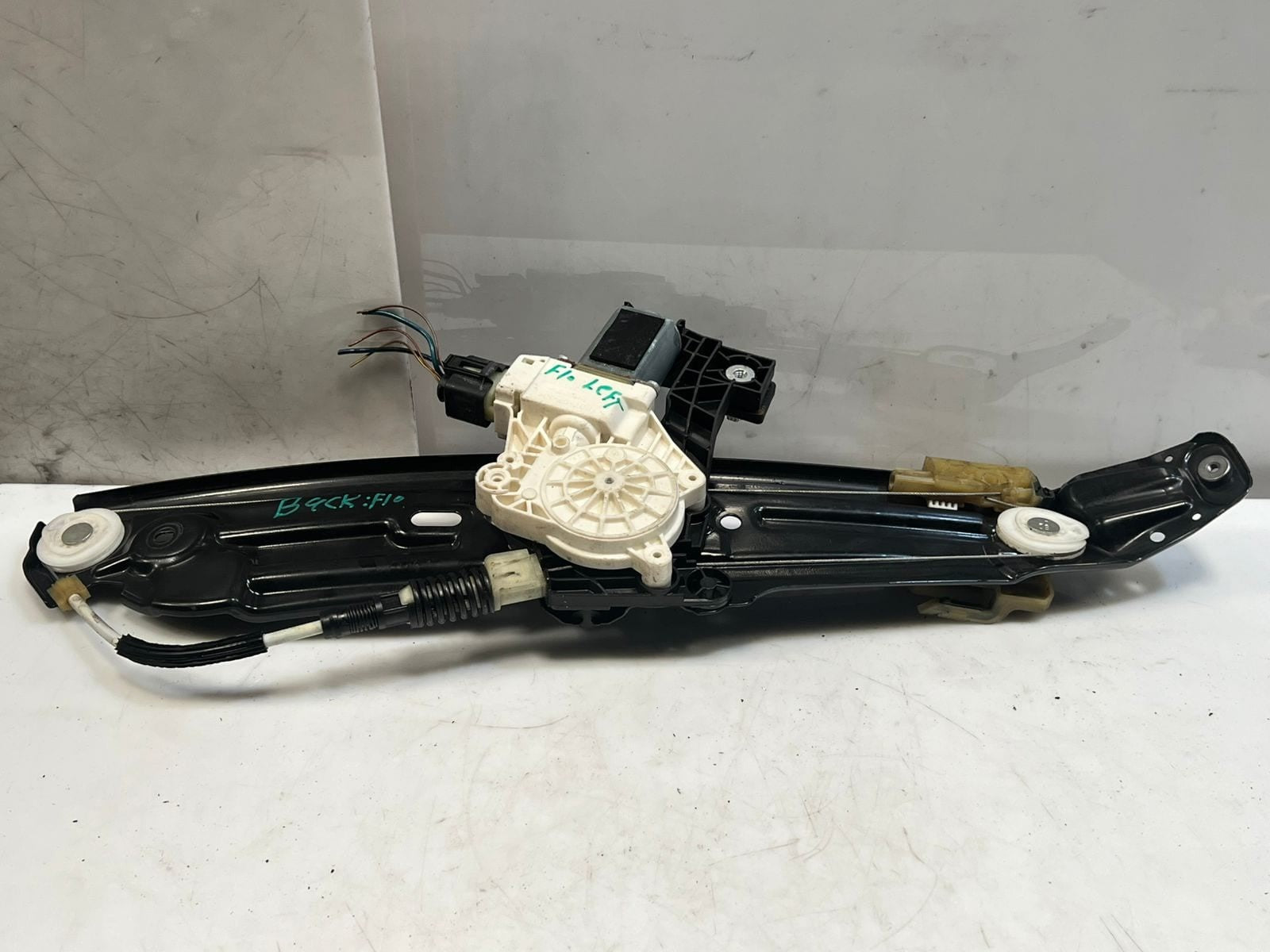 2012-2016 BMW 550i 5' F10 F11 Rear Left Window Regulator With Motor 7182121 OEM