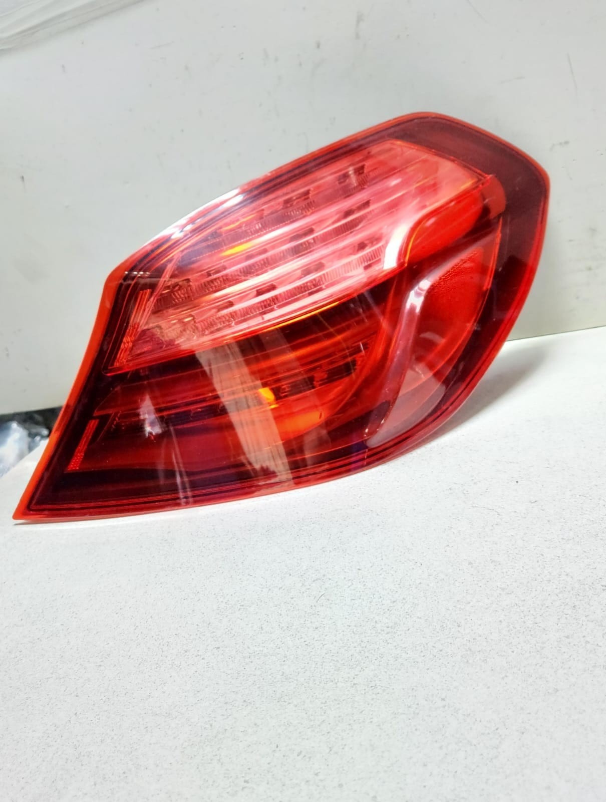 2012-2013 BMW 640i Rear Inner Tailgate Light 8950516 6 Series F06 F12 F13