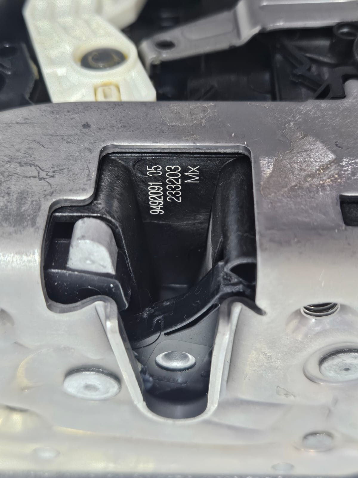 18-24 BMW G01 X3 Driver Left Front Door Latch Lock Actuator 9492091 OEM