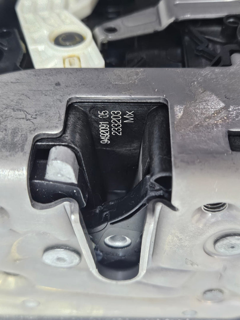18-24 BMW G01 X3 Driver Left Front Door Latch Lock Actuator 9492091 OEM