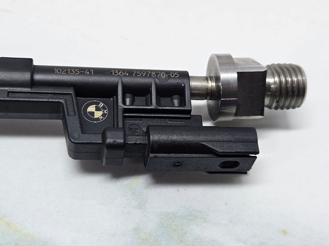 2011-2015 BMW 135i, 335i, 535i, 640i, 740i, X5 N20 N55 Fuel Injector 7597870 OEM