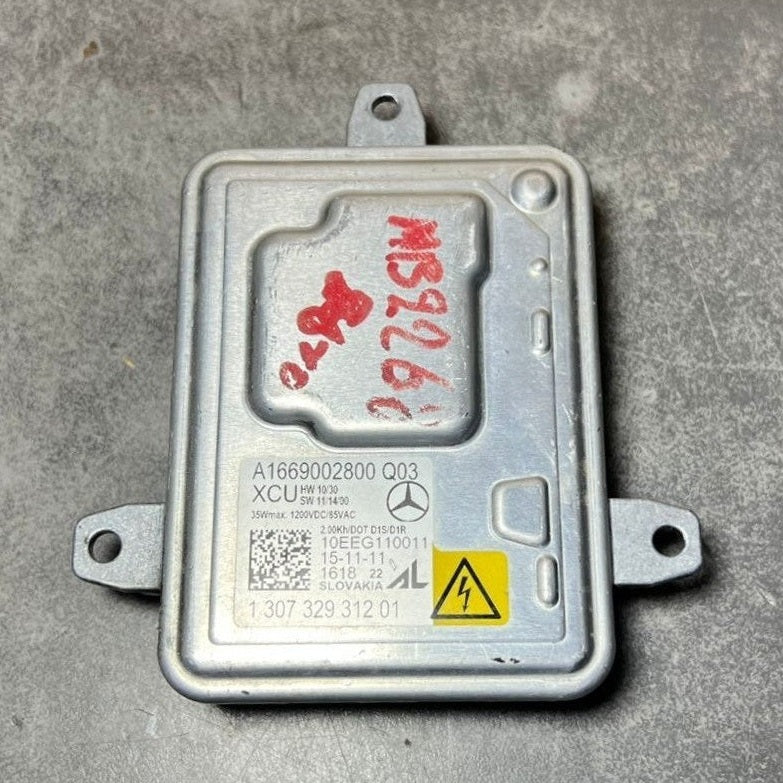 Mercedes Benz W166 Xenon Light Headlight Control Module Unit A166 9002800 OEM