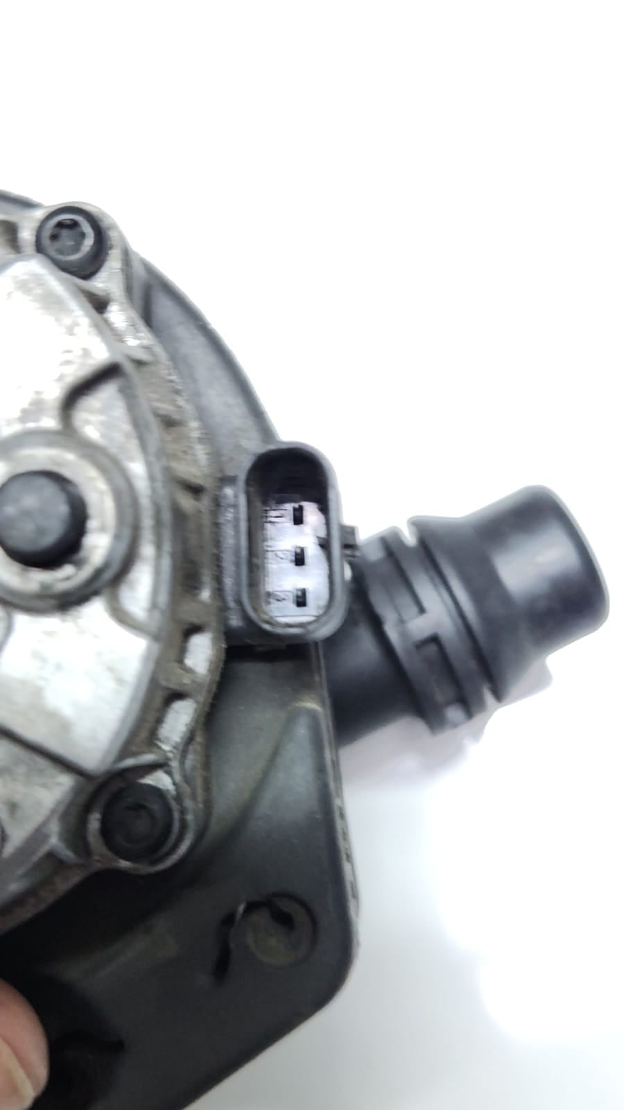 2014-2020 BMW i8 Auxiliary Water Pump 8600287