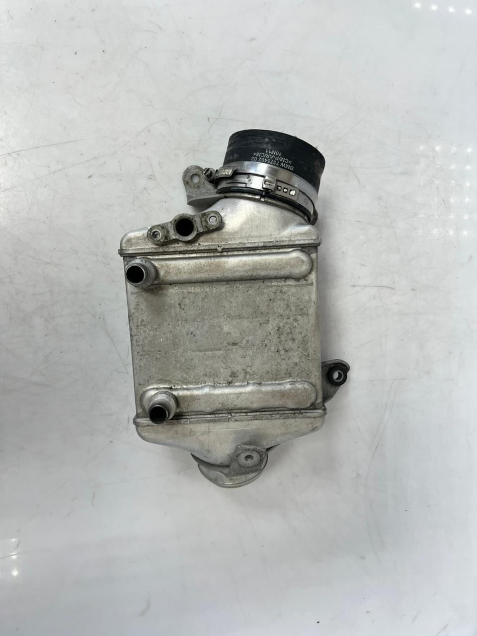 2010-16 BMW 550i 5' 6' X5 F15 X6 N63B44B LEFT Turbocharger Intercooler 7575405