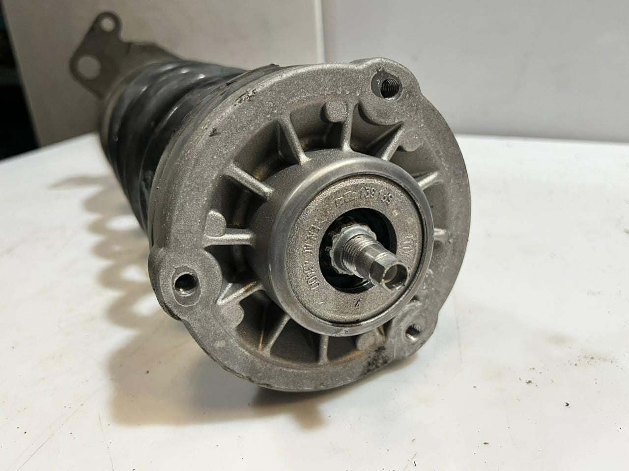 2012-2019 BMW F10 M5 F12 M6 4.4P Front LEFT Shock Absorber 2284045 OEM