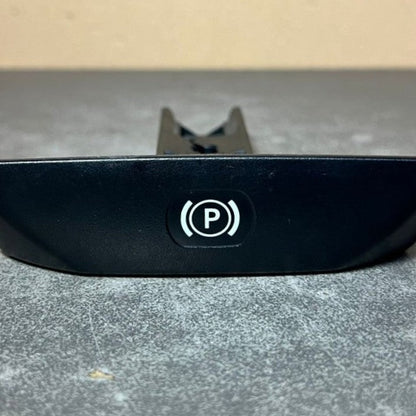 2008-2014 MERCEDES-BENZ W204 C-Class PARKING BRAKE CONTROL SWITCH A204 4270020