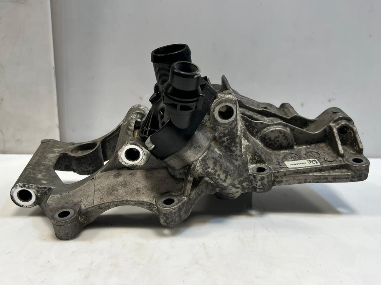 Mini Cooper F55 F56 F57 F45 F46 Coolant Water Pump Support Bracket 2381337