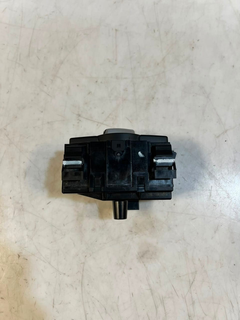 2007-2013 BMW  3 Series E90 and E91 328i Headlight Switch 9169404 OEM