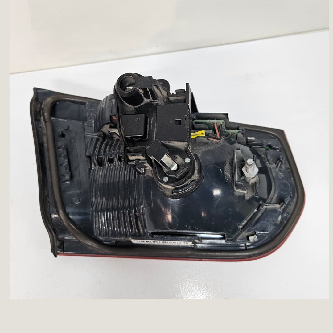 2012-2015 BMW  320i 328i 335i Right Rear Inner Tail Light 7259916 F30 F31 3 ser