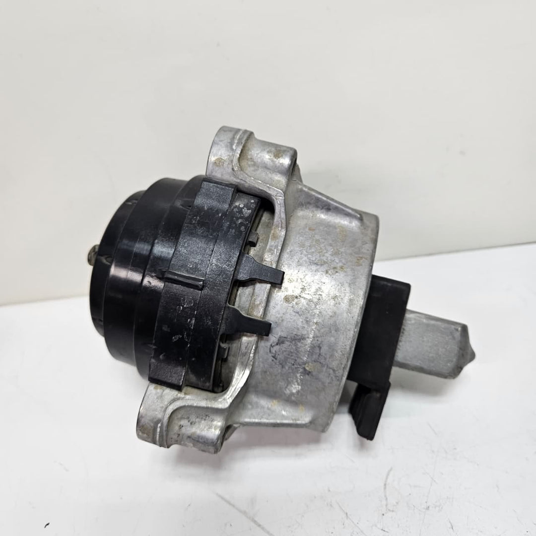 2019-2022 BMW X5 G05 Engine Mount Right 9844522
