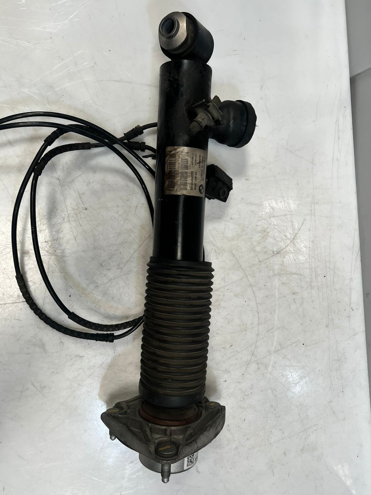 2014-2018 BMW X5 F15 X6 F16 xDrive 30d Rear Shock Absorber DIESEL 6875087 OEM