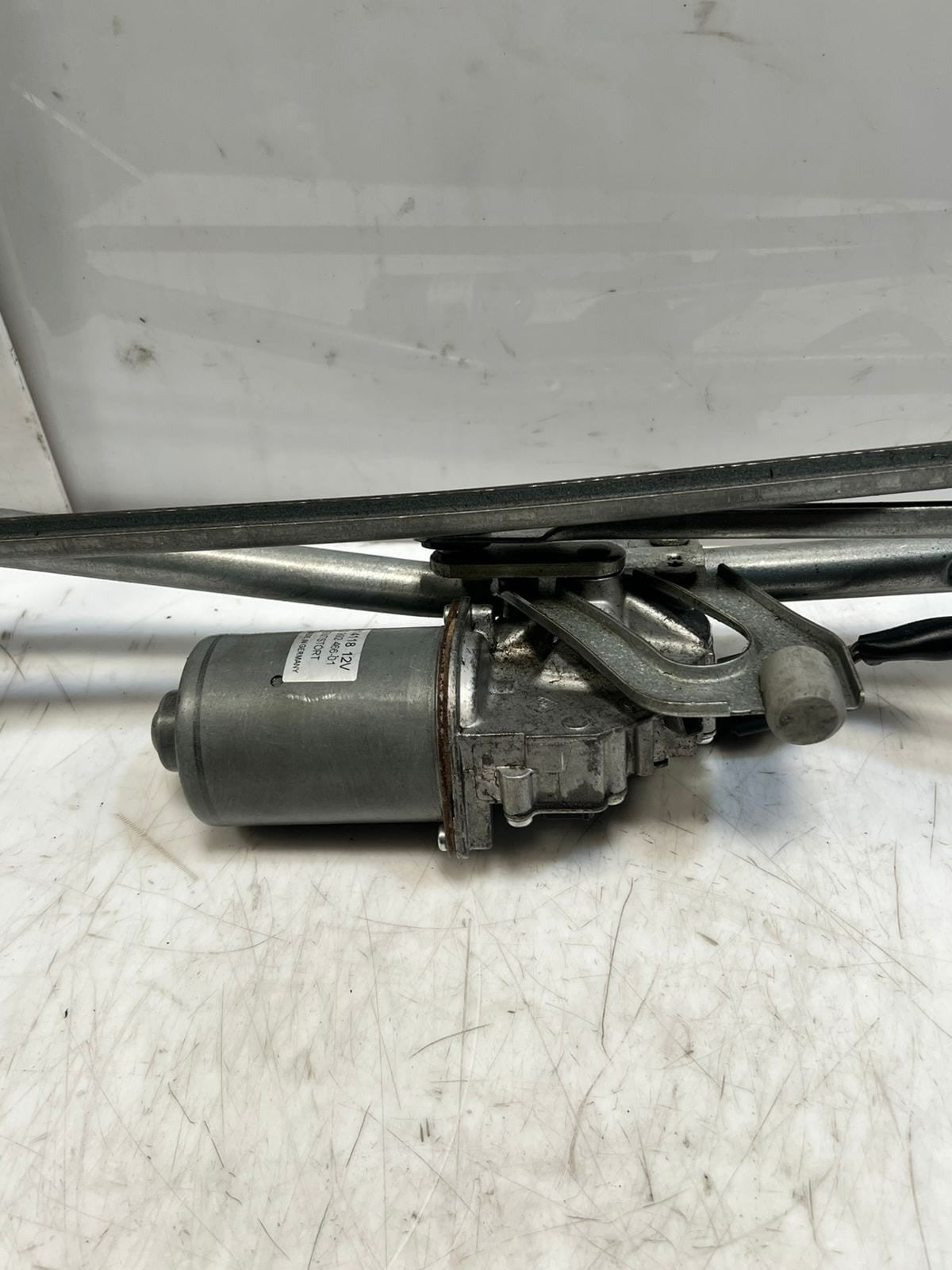2010-2015 BMW X1 E84 Front Windshield Wiper Motor And Linkage 2992466 OEM