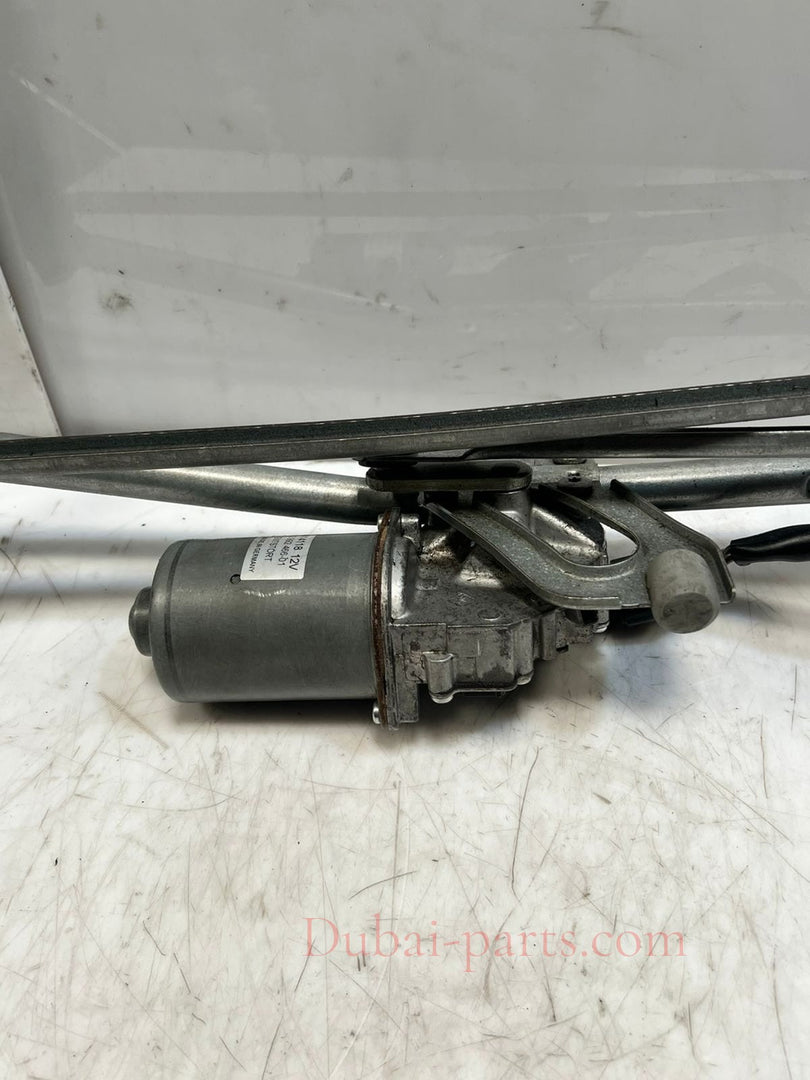 2010-2015 BMW X1 E84 Front Windshield Wiper Motor And Linkage 2992466 OEM