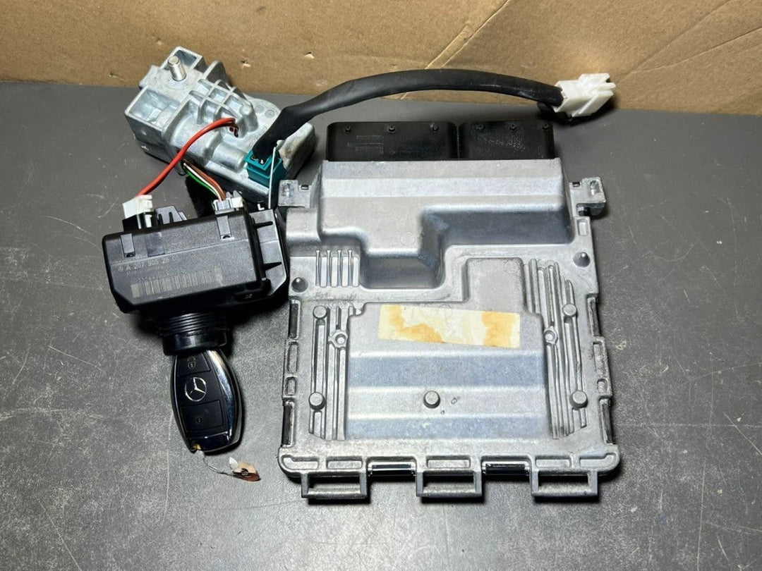 10-14 Mercedes-Benz W204 ECU Engine Control Module Ignition Key Switch SET OEM